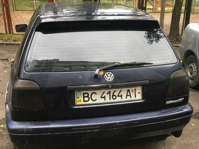 Синий Фольксваген Гольф, объемом двигателя 1.8 л и пробегом 220 тыс. км за 1500 $, фото 5 на Automoto.ua