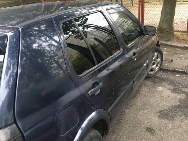 Синий Фольксваген Гольф, объемом двигателя 1.8 л и пробегом 220 тыс. км за 1500 $, фото 1 на Automoto.ua