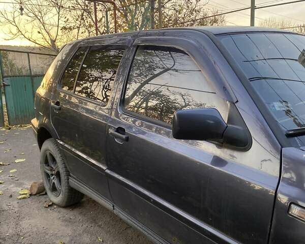 Синий Фольксваген Гольф, объемом двигателя 1.9 л и пробегом 100 тыс. км за 1800 $, фото 4 на Automoto.ua