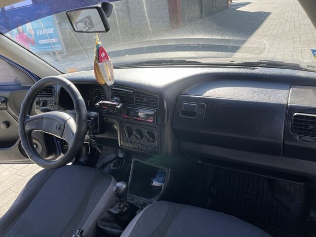 Синий Фольксваген Гольф, объемом двигателя 1.4 л и пробегом 255 тыс. км за 1300 $, фото 4 на Automoto.ua