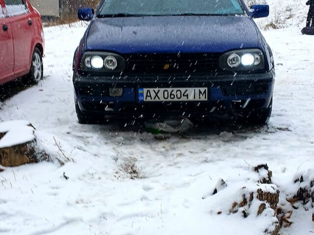 Синий Фольксваген Гольф, объемом двигателя 2 л и пробегом 270 тыс. км за 1650 $, фото 6 на Automoto.ua