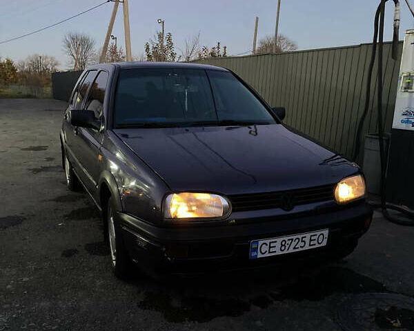 Синий Фольксваген Гольф, объемом двигателя 1.6 л и пробегом 360 тыс. км за 2199 $, фото 2 на Automoto.ua