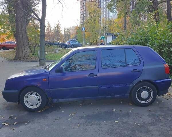 Синий Фольксваген Гольф, объемом двигателя 1.78 л и пробегом 320 тыс. км за 2300 $, фото 4 на Automoto.ua