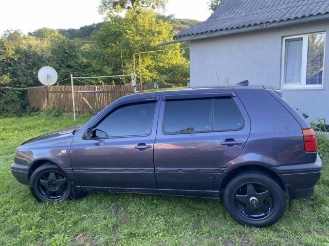 Синий Фольксваген Гольф, объемом двигателя 1.6 л и пробегом 290 тыс. км за 2000 $, фото 3 на Automoto.ua