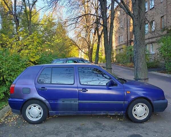 Синий Фольксваген Гольф, объемом двигателя 1.78 л и пробегом 320 тыс. км за 2300 $, фото 5 на Automoto.ua