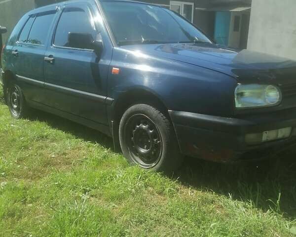 Синий Фольксваген Гольф, объемом двигателя 1.6 л и пробегом 300 тыс. км за 2000 $, фото 6 на Automoto.ua