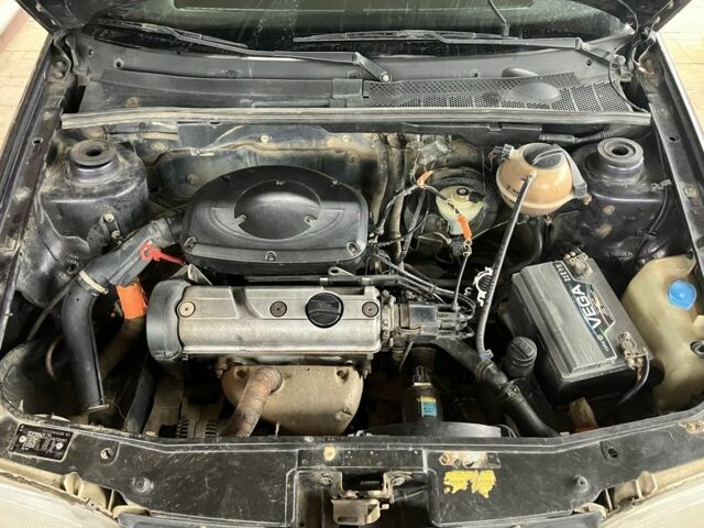 Синій Фольксваген Гольф, об'ємом двигуна 1.6 л та пробігом 3 тис. км за 1600 $, фото 3 на Automoto.ua