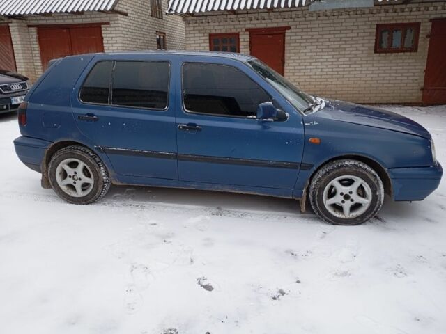 Синий Фольксваген Гольф, объемом двигателя 1.8 л и пробегом 279 тыс. км за 1700 $, фото 2 на Automoto.ua