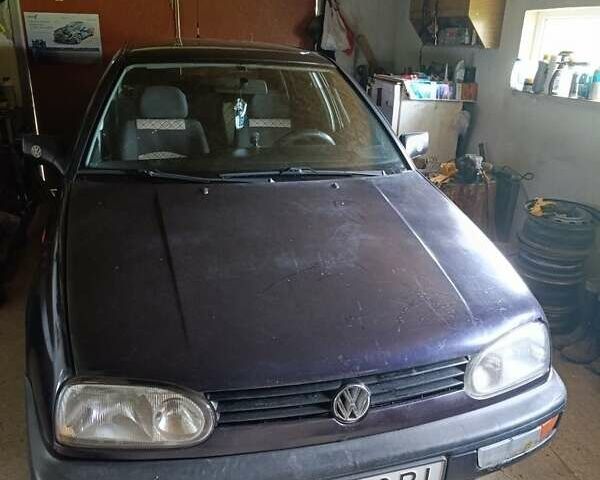 Синий Фольксваген Гольф, объемом двигателя 1.6 л и пробегом 278 тыс. км за 1950 $, фото 6 на Automoto.ua