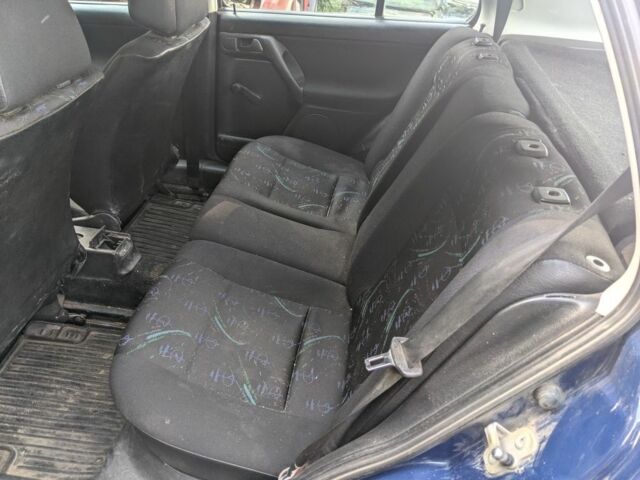 Синій Фольксваген Гольф, об'ємом двигуна 1.6 л та пробігом 250 тис. км за 750 $, фото 6 на Automoto.ua