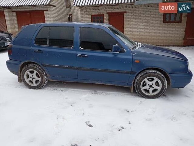 Синий Фольксваген Гольф, объемом двигателя 1.8 л и пробегом 279 тыс. км за 1700 $, фото 1 на Automoto.ua