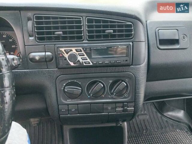 Синий Фольксваген Гольф, объемом двигателя 1.6 л и пробегом 300 тыс. км за 2800 $, фото 12 на Automoto.ua