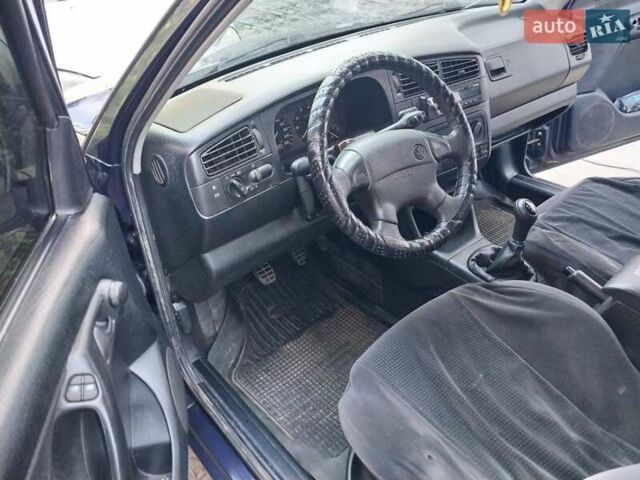 Синий Фольксваген Гольф, объемом двигателя 1.6 л и пробегом 300 тыс. км за 2800 $, фото 9 на Automoto.ua