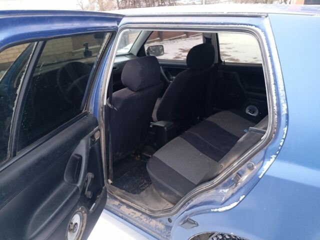 Синий Фольксваген Гольф, объемом двигателя 1.8 л и пробегом 279 тыс. км за 1700 $, фото 8 на Automoto.ua