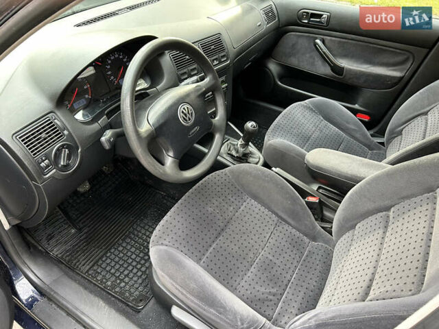 Синій Фольксваген Гольф, об'ємом двигуна 1.39 л та пробігом 218 тис. км за 3650 $, фото 15 на Automoto.ua