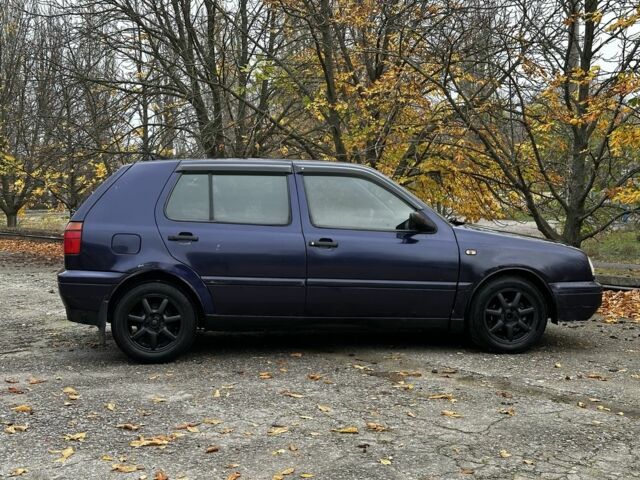 Синий Фольксваген Гольф, объемом двигателя 1.4 л и пробегом 250 тыс. км за 1499 $, фото 5 на Automoto.ua