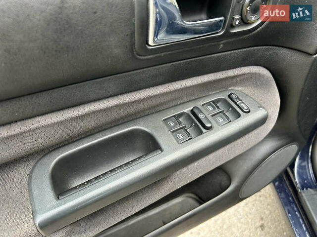 Синій Фольксваген Гольф, об'ємом двигуна 1.39 л та пробігом 218 тис. км за 3650 $, фото 22 на Automoto.ua