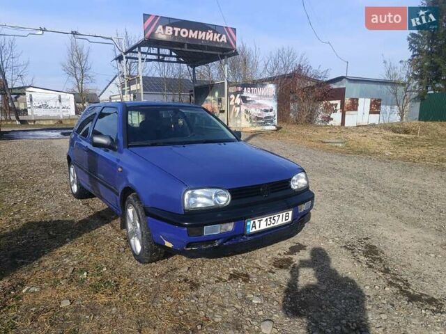 Синий Фольксваген Гольф, объемом двигателя 1.39 л и пробегом 275 тыс. км за 1600 $, фото 3 на Automoto.ua