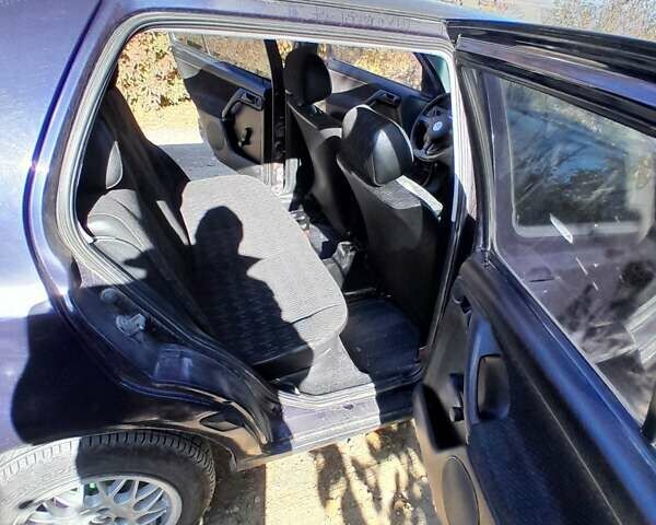 Синій Фольксваген Гольф, об'ємом двигуна 1.39 л та пробігом 270 тис. км за 2099 $, фото 20 на Automoto.ua
