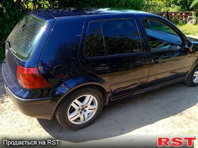 Синий Фольксваген Гольф, объемом двигателя 1.6 л и пробегом 291 тыс. км за 3600 $, фото 4 на Automoto.ua