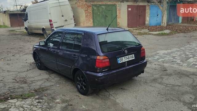 Синий Фольксваген Гольф, объемом двигателя 1.39 л и пробегом 200 тыс. км за 1650 $, фото 4 на Automoto.ua