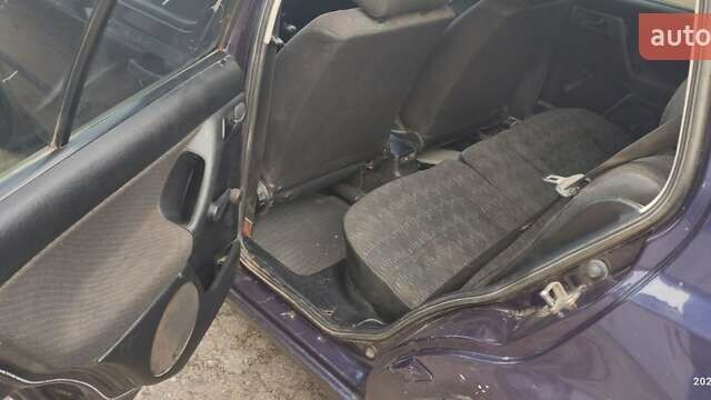 Синий Фольксваген Гольф, объемом двигателя 1.39 л и пробегом 200 тыс. км за 1650 $, фото 5 на Automoto.ua