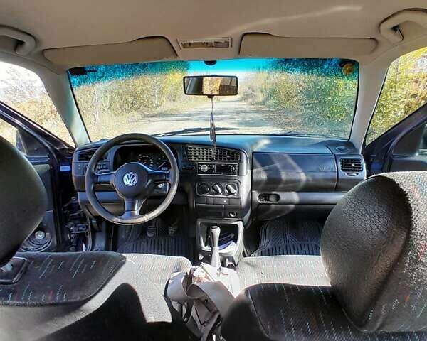 Синій Фольксваген Гольф, об'ємом двигуна 1.39 л та пробігом 270 тис. км за 2099 $, фото 7 на Automoto.ua