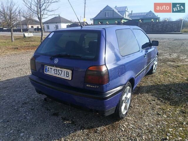 Синий Фольксваген Гольф, объемом двигателя 1.39 л и пробегом 275 тыс. км за 1600 $, фото 2 на Automoto.ua