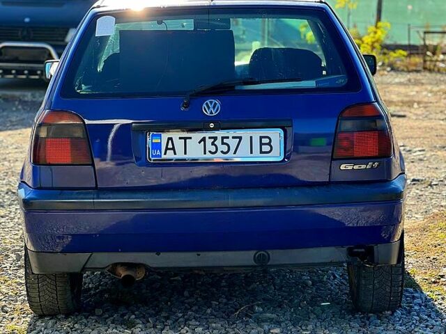 Синий Фольксваген Гольф, объемом двигателя 1.4 л и пробегом 273 тыс. км за 1650 $, фото 4 на Automoto.ua