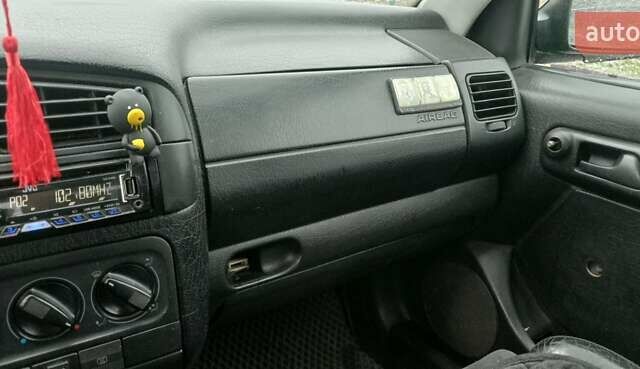 Синій Фольксваген Гольф, об'ємом двигуна 1.39 л та пробігом 300 тис. км за 1800 $, фото 14 на Automoto.ua