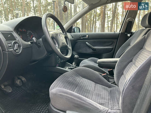 Синій Фольксваген Гольф, об'ємом двигуна 1.39 л та пробігом 218 тис. км за 3650 $, фото 16 на Automoto.ua