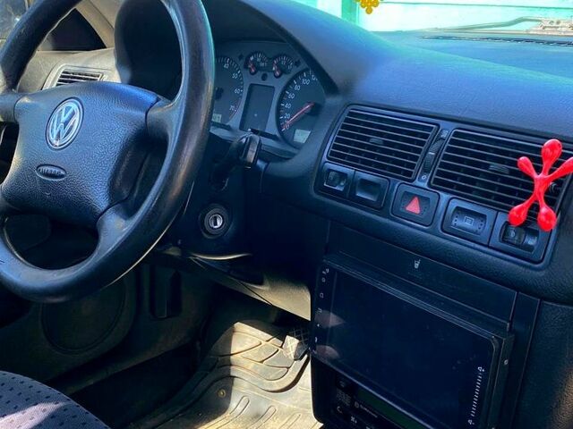 Синий Фольксваген Гольф, объемом двигателя 1.6 л и пробегом 291 тыс. км за 3600 $, фото 3 на Automoto.ua