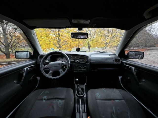 Синий Фольксваген Гольф, объемом двигателя 1.4 л и пробегом 250 тыс. км за 1499 $, фото 8 на Automoto.ua