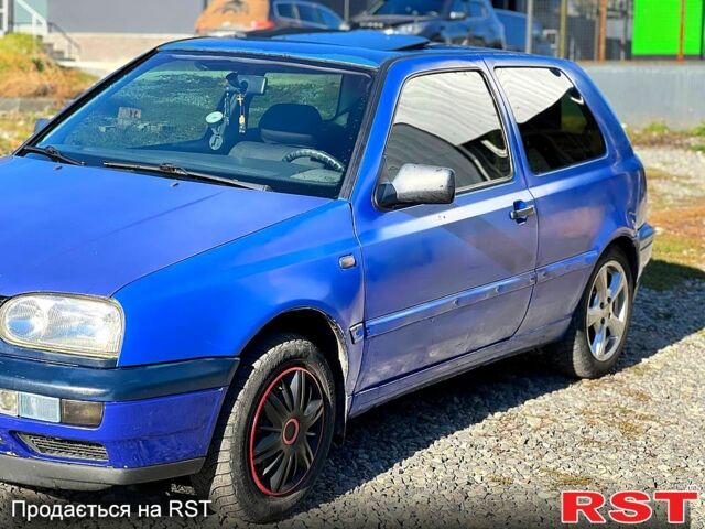 Синий Фольксваген Гольф, объемом двигателя 1.4 л и пробегом 273 тыс. км за 1650 $, фото 5 на Automoto.ua