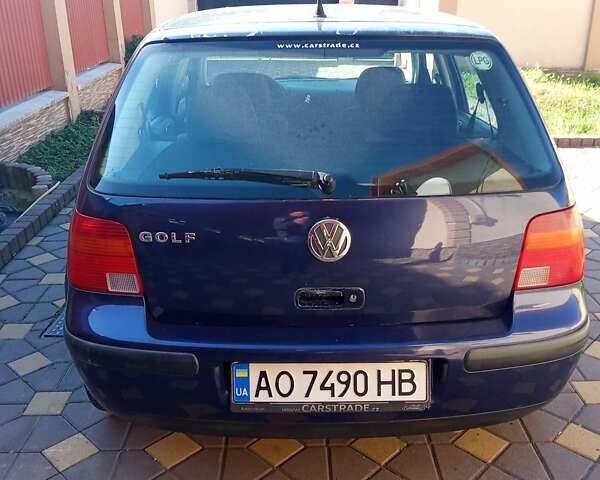 Синий Фольксваген Гольф, объемом двигателя 1.6 л и пробегом 346 тыс. км за 2300 $, фото 2 на Automoto.ua