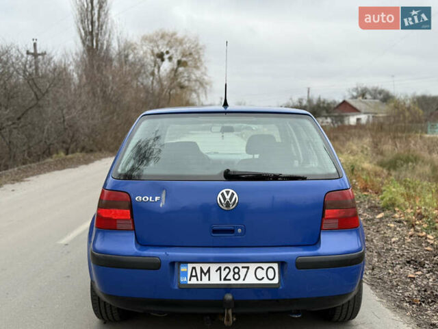 Синий Фольксваген Гольф, объемом двигателя 1.39 л и пробегом 213 тыс. км за 2750 $, фото 5 на Automoto.ua