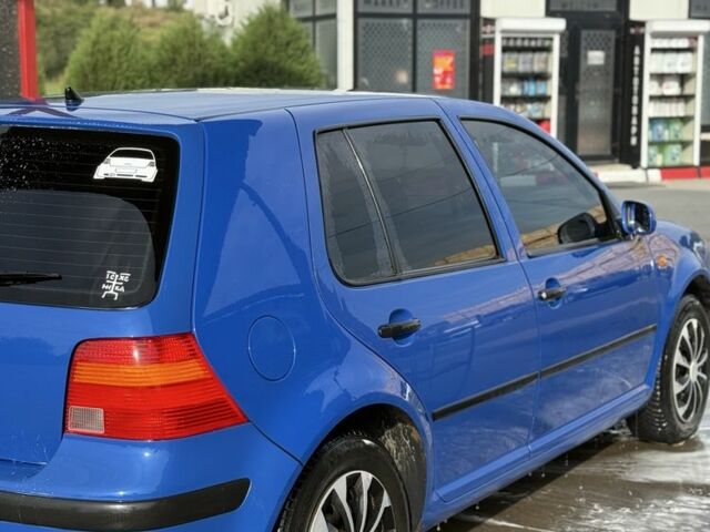 Фольксваген Гольф 1998 в Черновцах на Automoto.ua Синий Фольксваген Гольф, объемом двигателя 1.4 л и пробегом 215 тыс. км за 2700 $, фото 2 на Automoto.ua