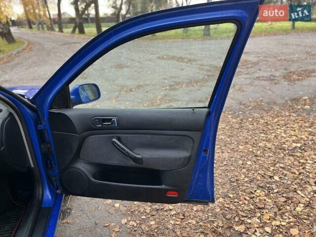 Синий Фольксваген Гольф, объемом двигателя 1.9 л и пробегом 275 тыс. км за 4699 $, фото 1 на Automoto.ua