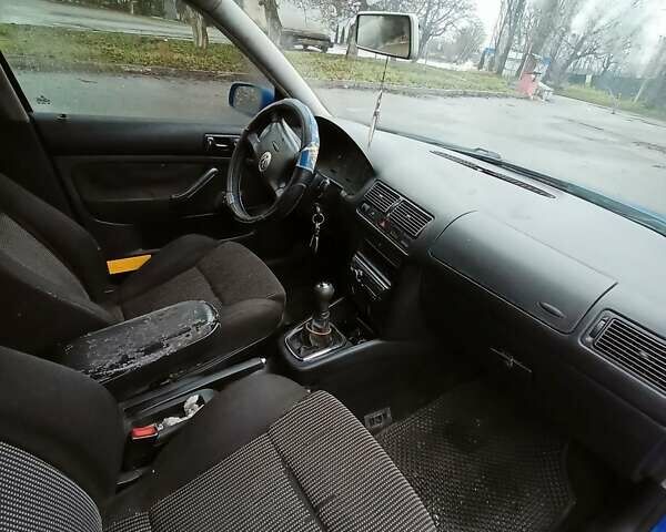 Синий Фольксваген Гольф, объемом двигателя 1.6 л и пробегом 340 тыс. км за 3300 $, фото 14 на Automoto.ua