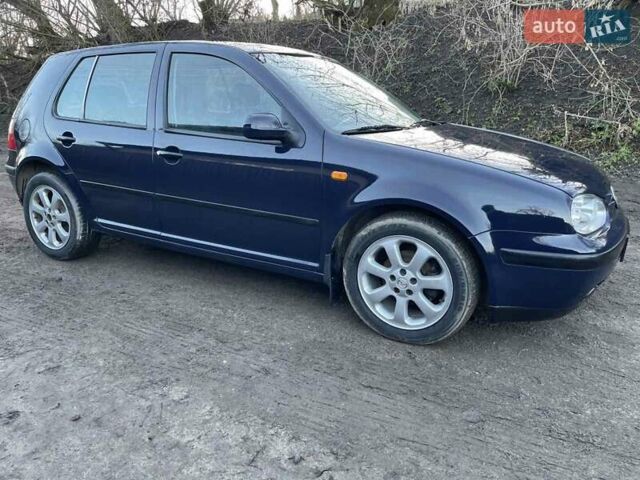 Синий Фольксваген Гольф, объемом двигателя 1.6 л и пробегом 290 тыс. км за 3300 $, фото 4 на Automoto.ua