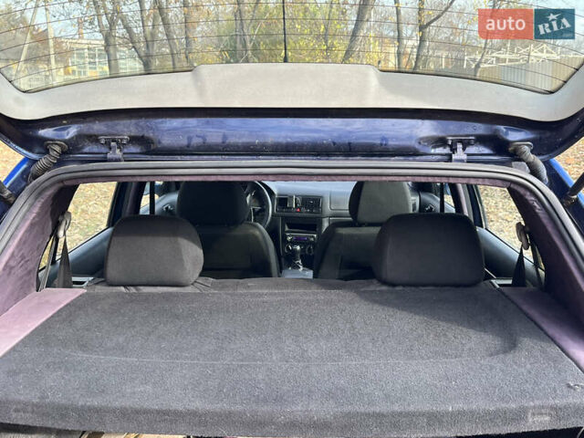 Синій Фольксваген Гольф, об'ємом двигуна 1.39 л та пробігом 326 тис. км за 3700 $, фото 10 на Automoto.ua