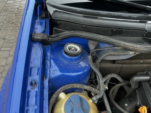 Синий Фольксваген Гольф, объемом двигателя 1.4 л и пробегом 254 тыс. км за 3787 $, фото 7 на Automoto.ua