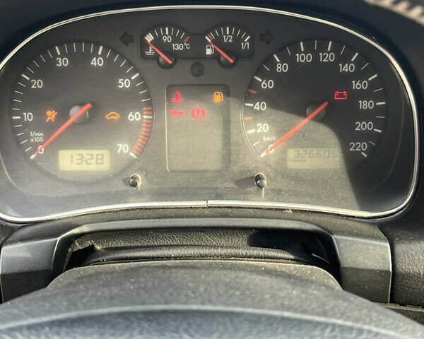 Синій Фольксваген Гольф, об'ємом двигуна 1.39 л та пробігом 326 тис. км за 3700 $, фото 12 на Automoto.ua