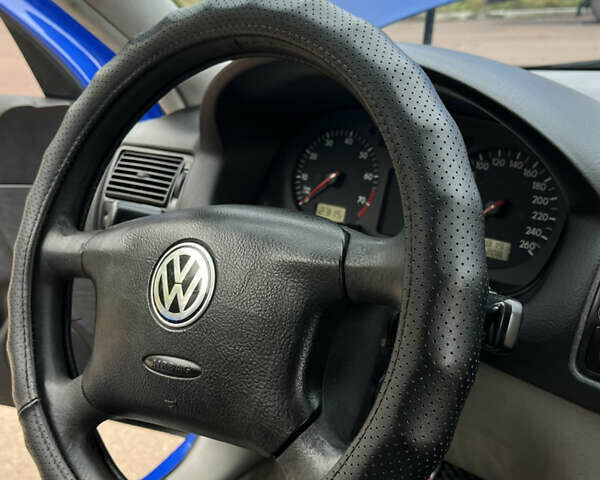 Синий Фольксваген Гольф, объемом двигателя 1.6 л и пробегом 308 тыс. км за 3450 $, фото 9 на Automoto.ua