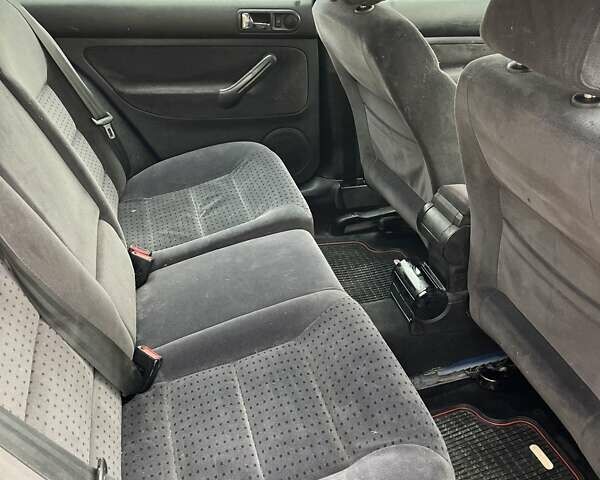 Синий Фольксваген Гольф, объемом двигателя 1.9 л и пробегом 275 тыс. км за 4699 $, фото 11 на Automoto.ua