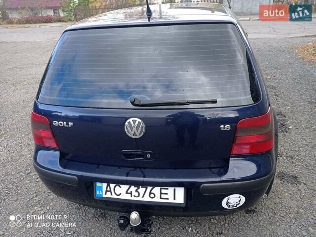 Синий Фольксваген Гольф, объемом двигателя 1.6 л и пробегом 300 тыс. км за 3600 $, фото 2 на Automoto.ua