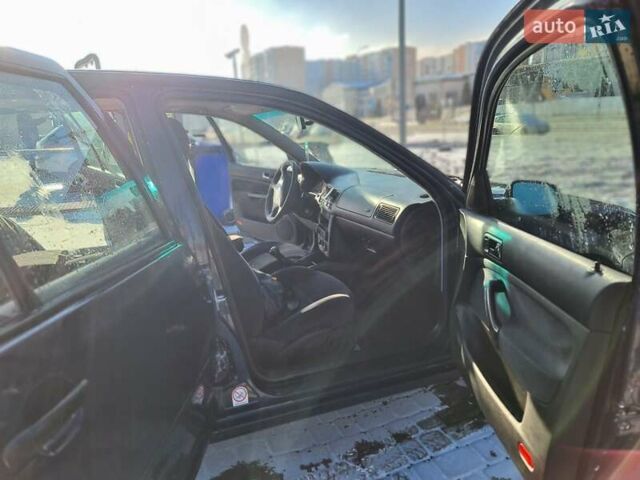 Синий Фольксваген Гольф, объемом двигателя 1.6 л и пробегом 285 тыс. км за 3400 $, фото 9 на Automoto.ua