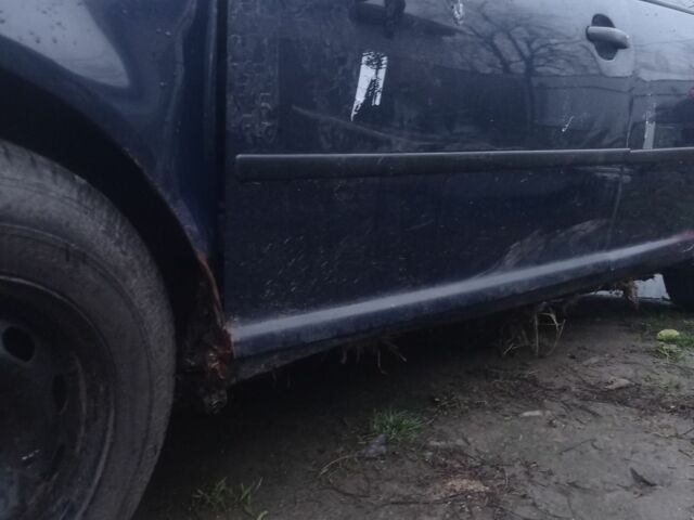 Синий Фольксваген Гольф, объемом двигателя 1.4 л и пробегом 230 тыс. км за 1650 $, фото 4 на Automoto.ua