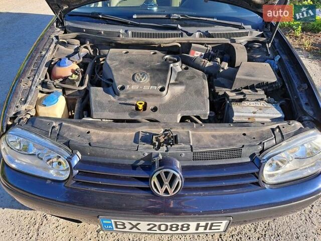 Синий Фольксваген Гольф, объемом двигателя 1.6 л и пробегом 500 тыс. км за 4000 $, фото 3 на Automoto.ua