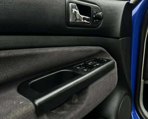 Синий Фольксваген Гольф, объемом двигателя 1.6 л и пробегом 308 тыс. км за 3450 $, фото 17 на Automoto.ua